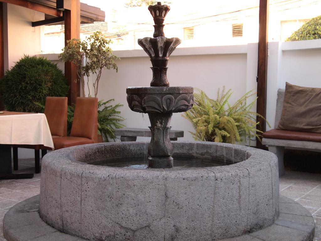 Hotel Fuente De Piedra I Quito Exterior foto