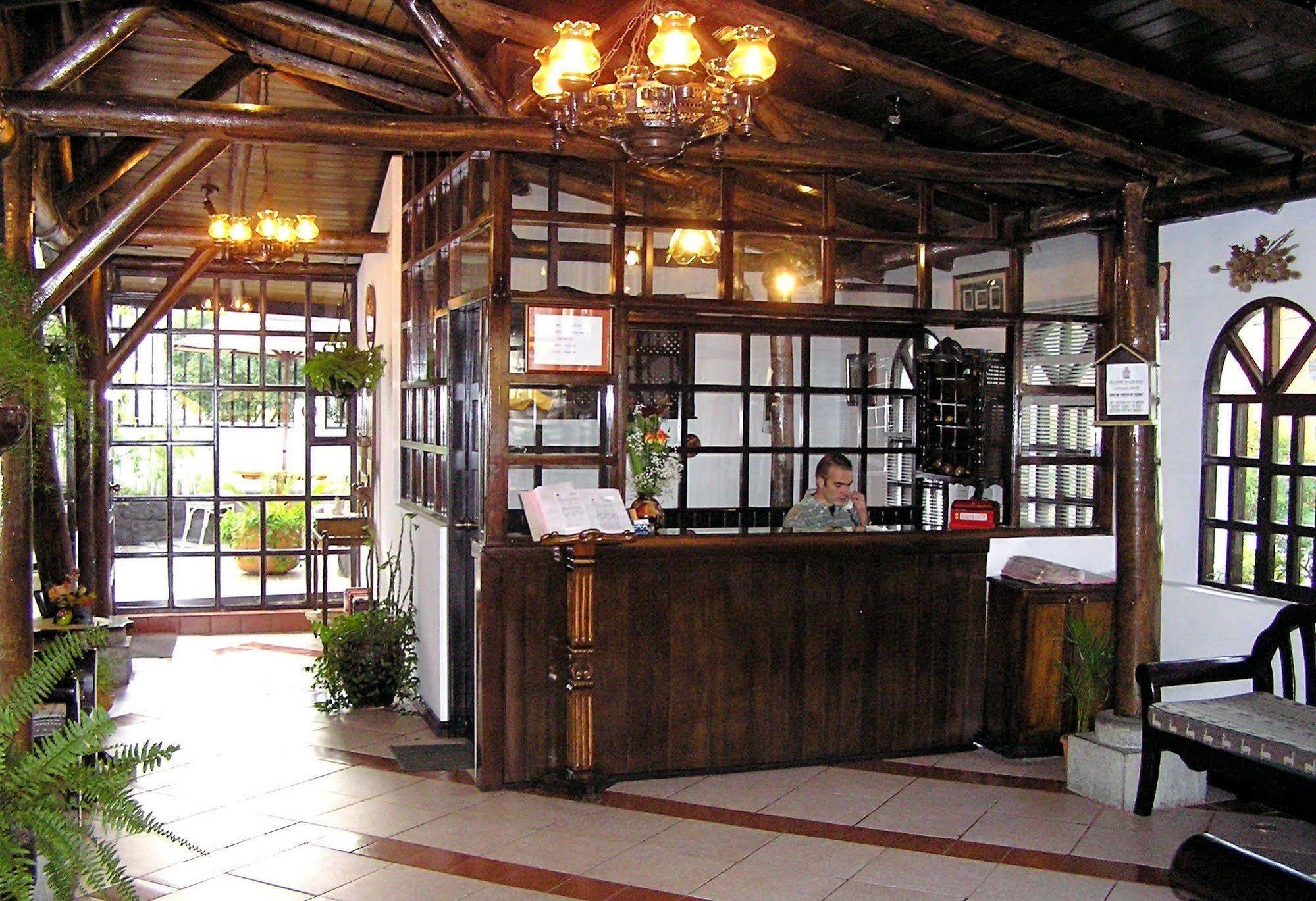 Hotel Fuente De Piedra I Quito Exterior foto