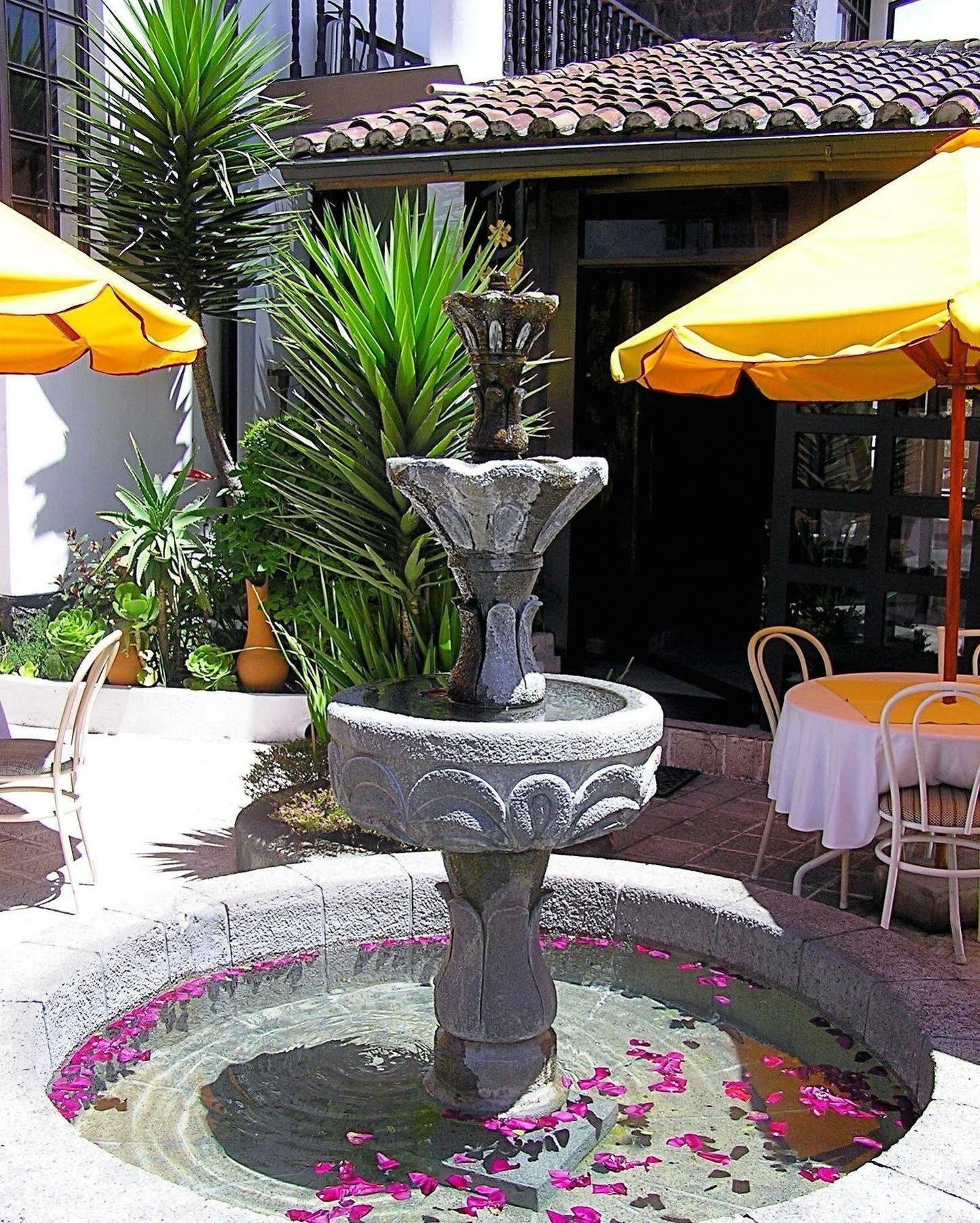 Hotel Fuente De Piedra I Quito Exterior foto